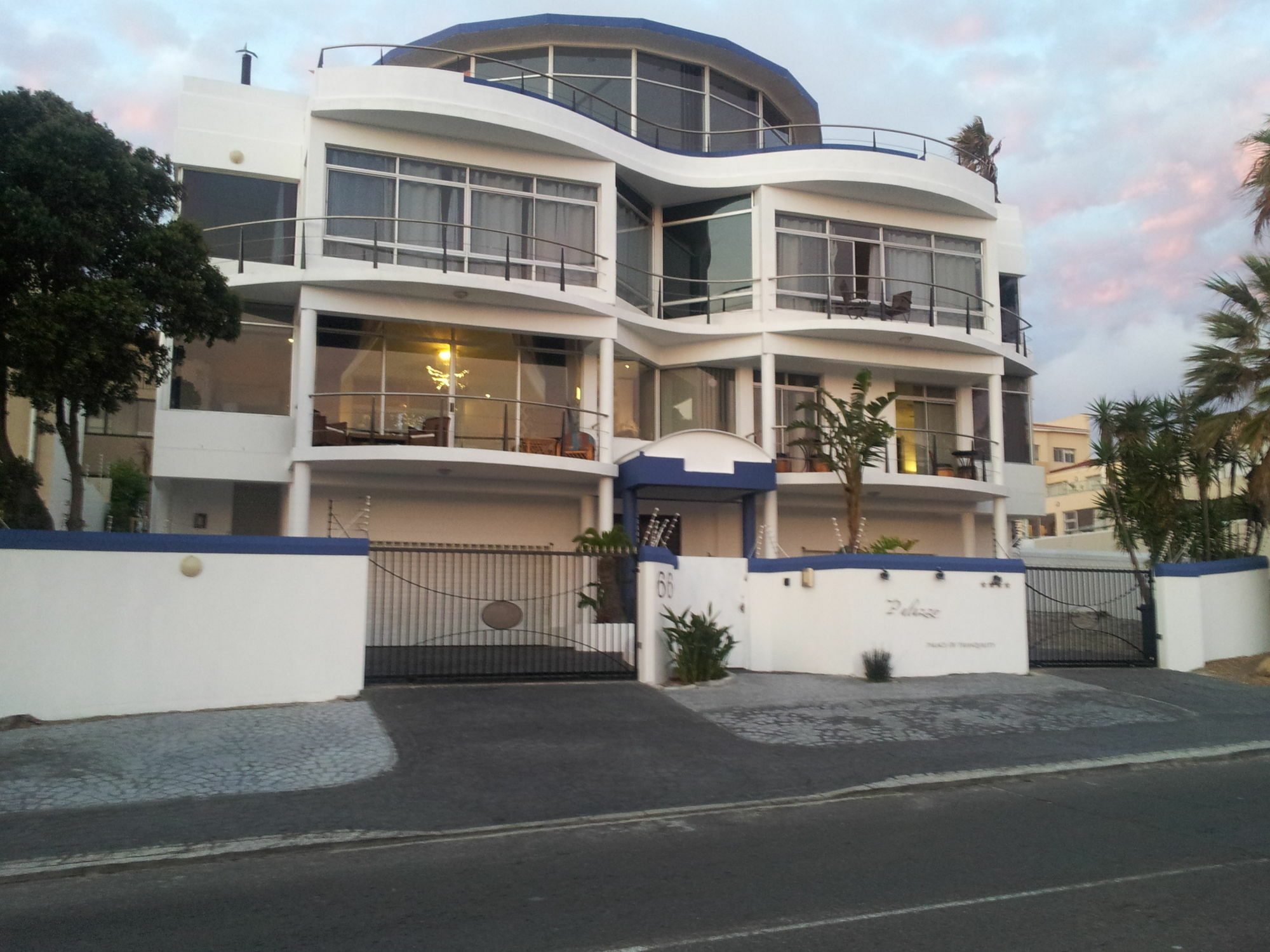 Bread & Barrel Palazzo Blouberg Otel Bloubergstrand Dış mekan fotoğraf